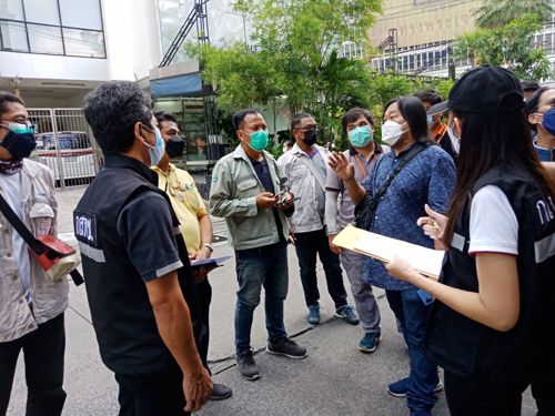 สำนักงาน กสทช.เขต 11 ลงพื้นที่จุดเกิดเหตุ (ตามที่ได้นัดหมายผู้ประกอบการสื่อสารทุกค่าย) ประชุม วางแผน และหารือถึงแนวทางในการจัดระเบียบสายสื่อสารบริเวณถนนเพชรบุรี 31