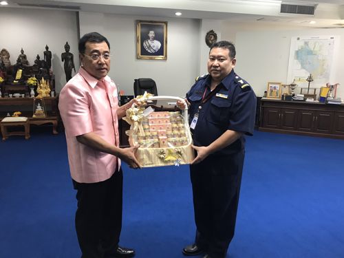 เข้าสวัสดีปีใหม่และรับพร ผู้ว่าราชการจังหวัดกาญจนบุรี 