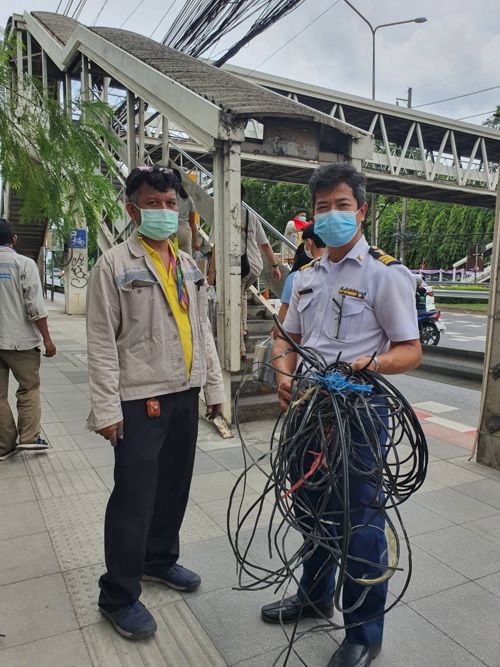 30 พ.ค. 65 สำนักงาน กสทช. เขต 11 ได้รับแจ้งจาก Call center 1200 ว่าประสบอุบัติเหตุจากสายสื่อสารที่ไม่เป็นระเบียบ