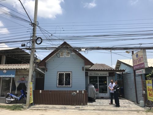 ลงพื้นที่ตรวจสอบพาดสายสื่อสารไม่เป็นระเบียบบนเสาไฟฟ้า ตามเรื่องร้องเรียน